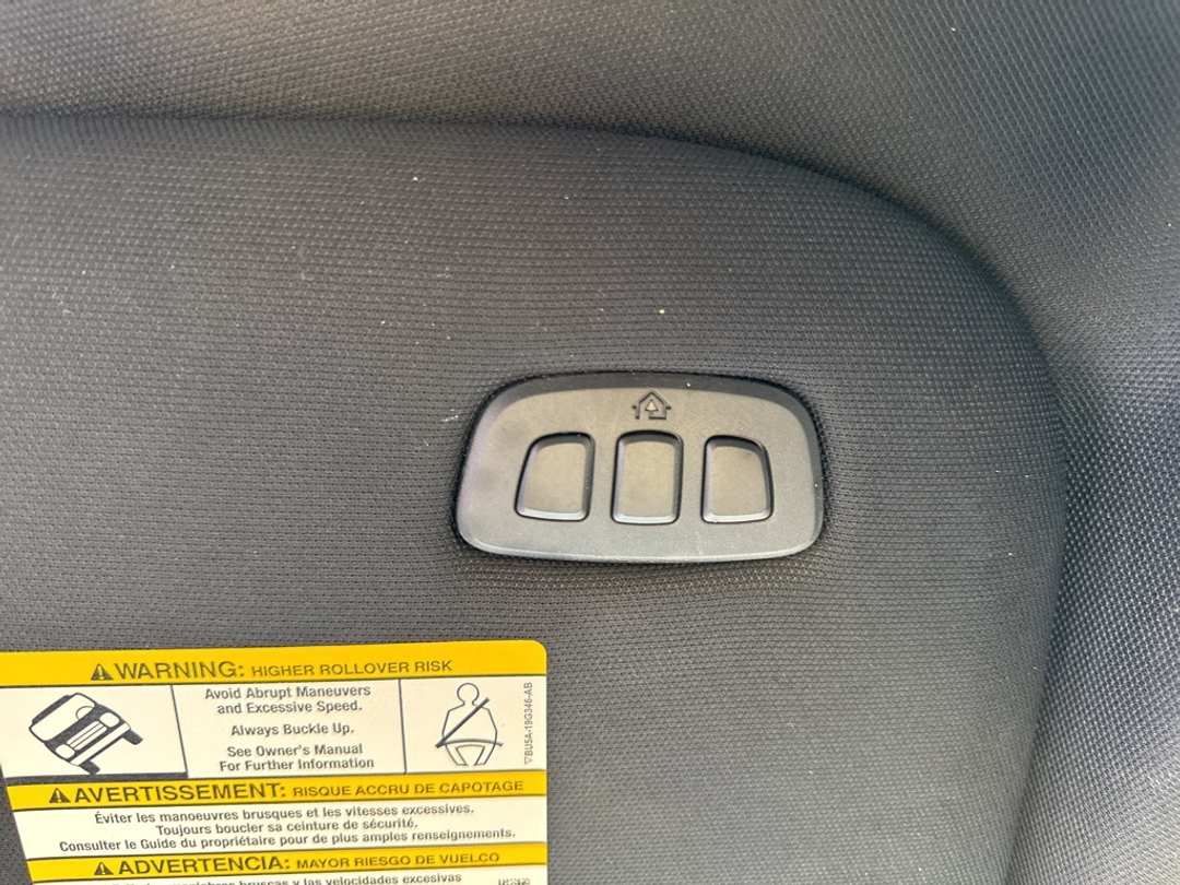 2025 Ford F-150 Lariat - Image 37