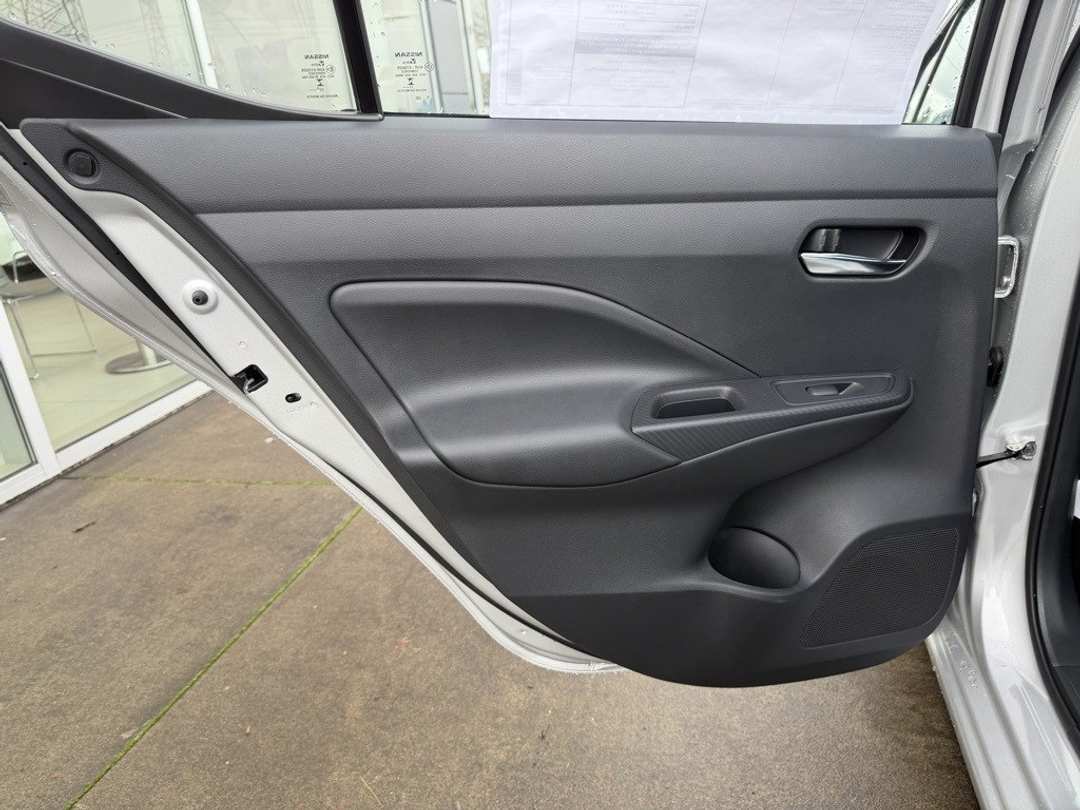 2025 Nissan Versa 1.6 SV - Image 29