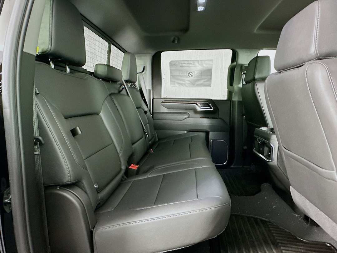 2025 Chevrolet Silverado 2500Hd LTZ - Image 29