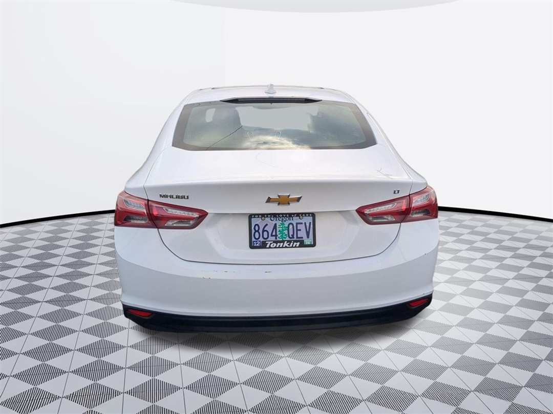 2022 Chevrolet Malibu LT - Image 5