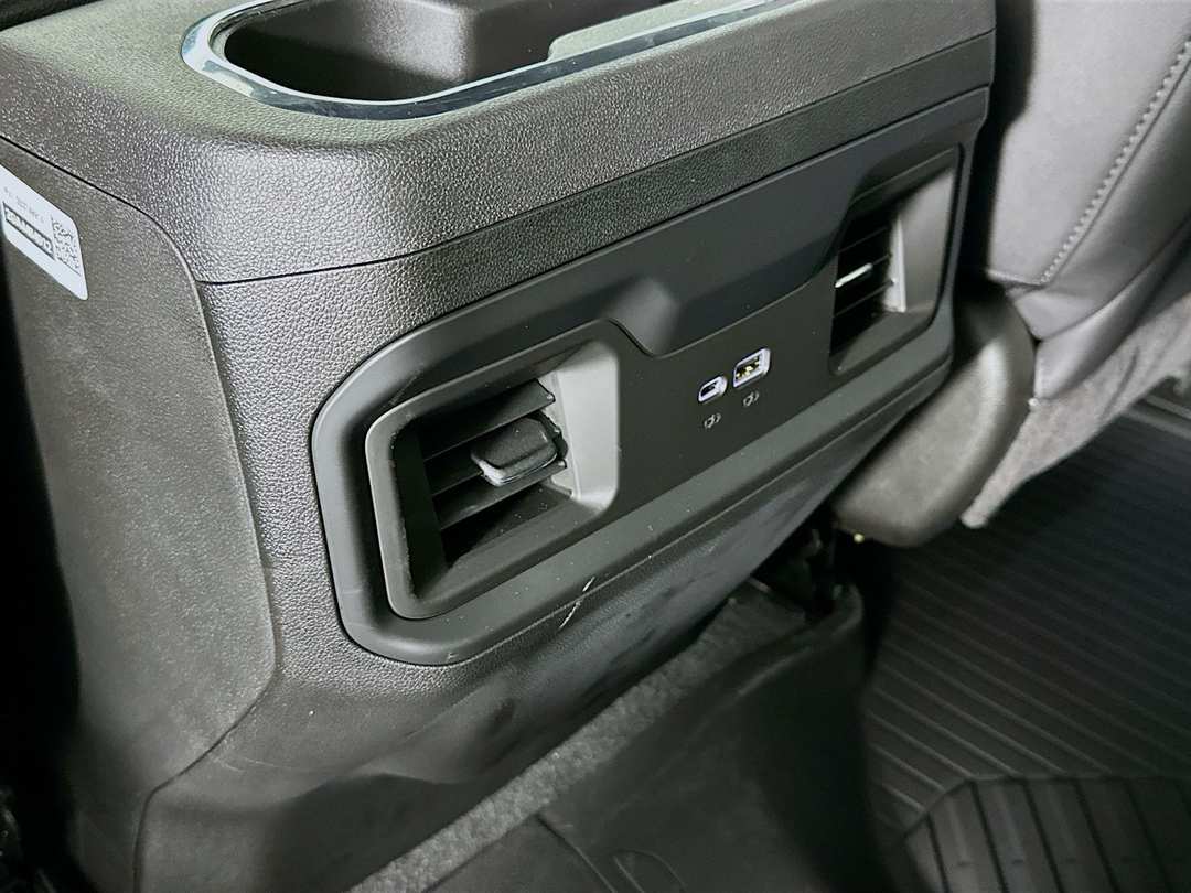 2025 Chevrolet Silverado 2500Hd LT - Image 27