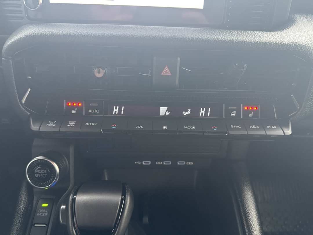 2025 Toyota Land Cruiser Base - Image 20