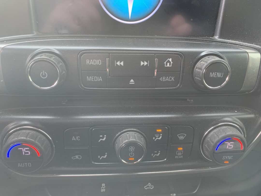 2018 Chevrolet Silverado 1500 LT - Image 21