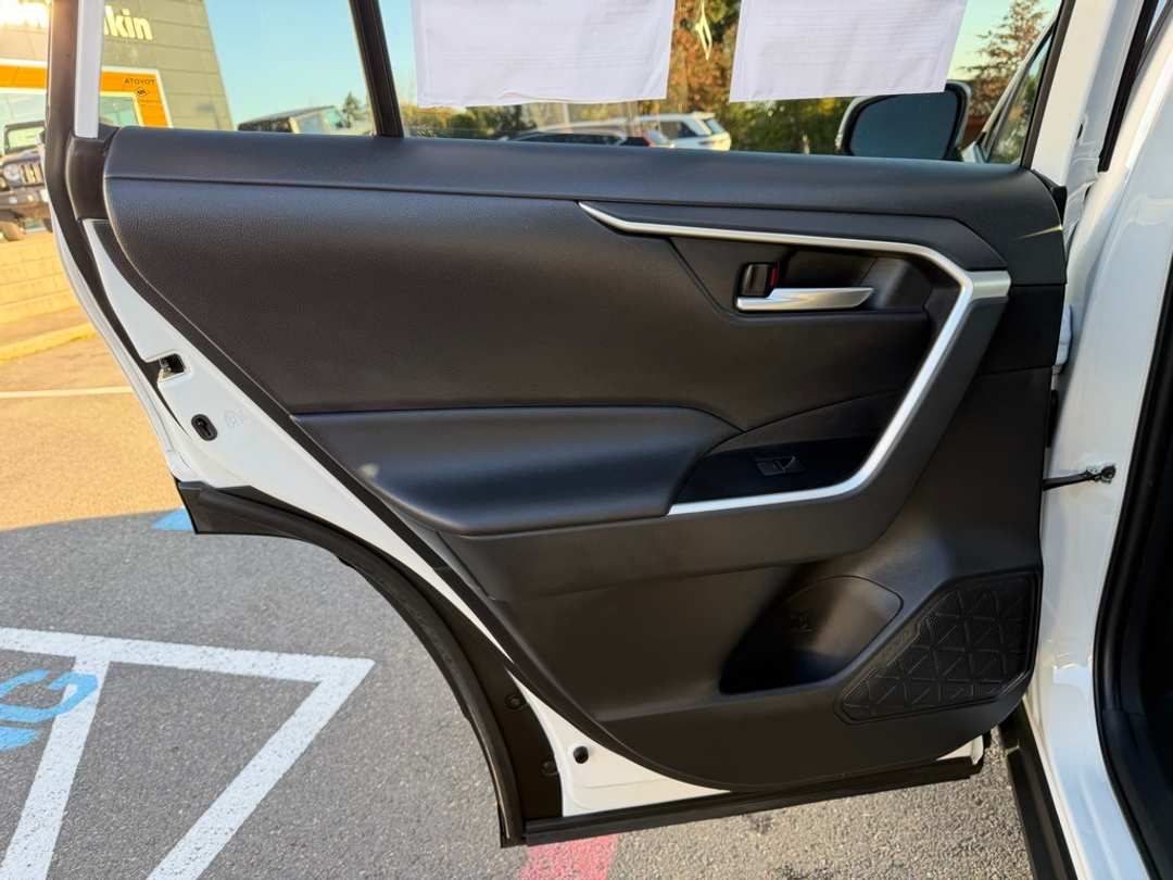 2023 Toyota Rav4 Woodland Edition - Image 28