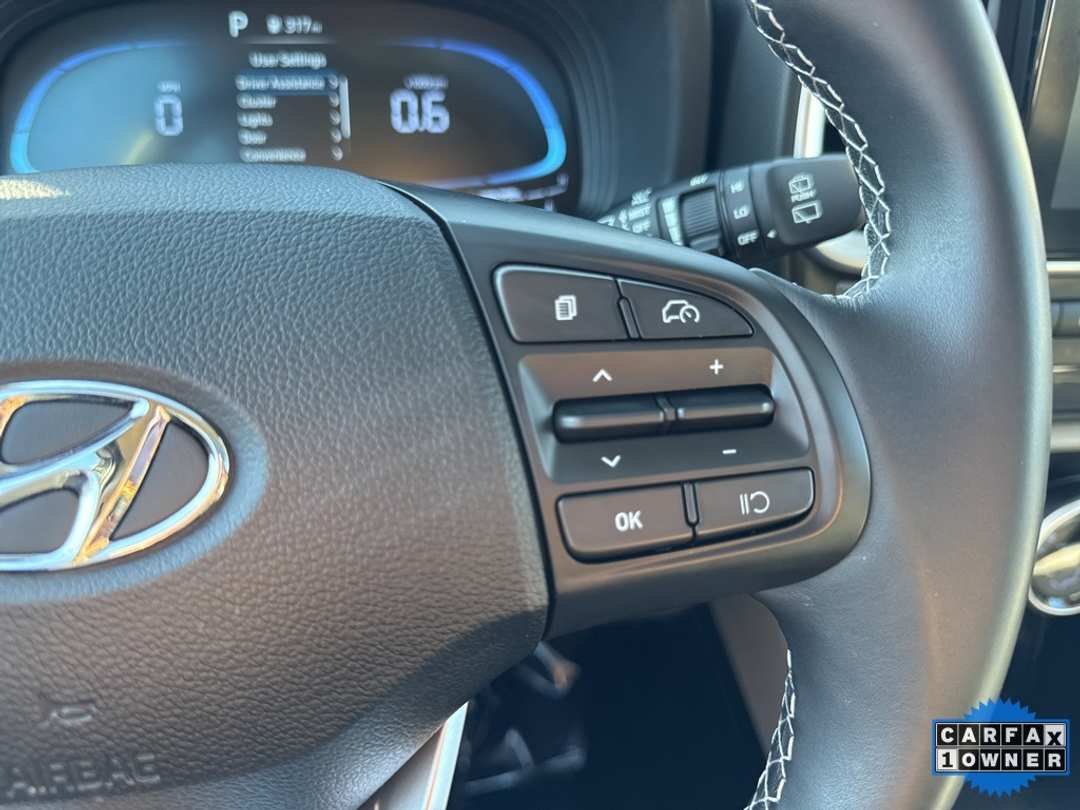 2025 Hyundai Venue SEL - Image 28