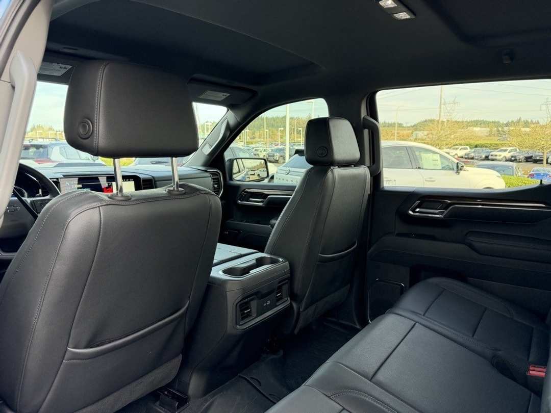 2025 Chevrolet Silverado 1500 LT Trail Boss - Image 31