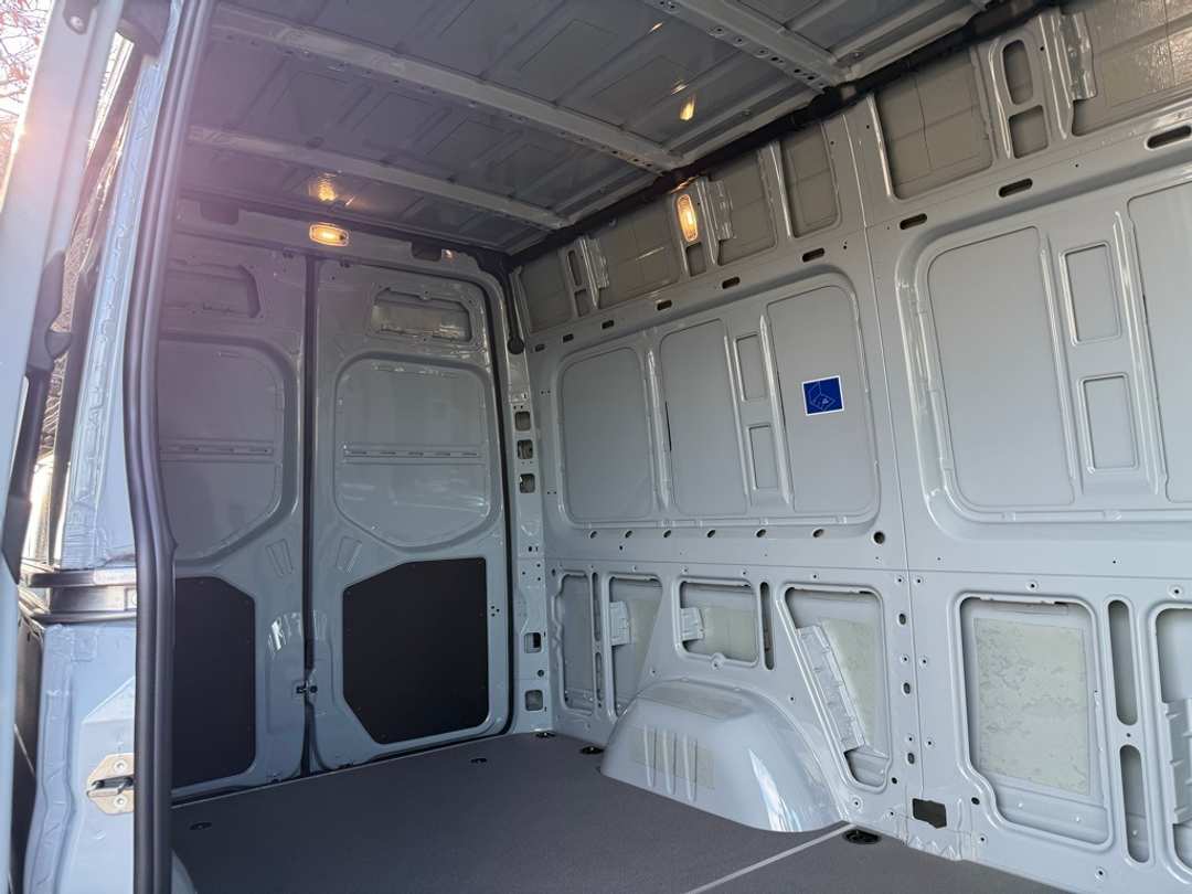 2025 Mercedes-Benz Sprinter 2500 Cargo 144 WB - Image 14