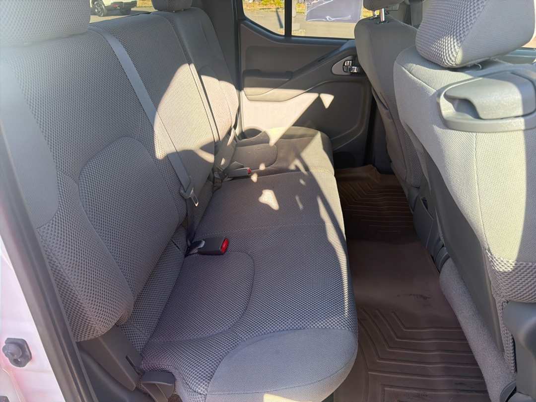 2013 Nissan Frontier SV - Image 22