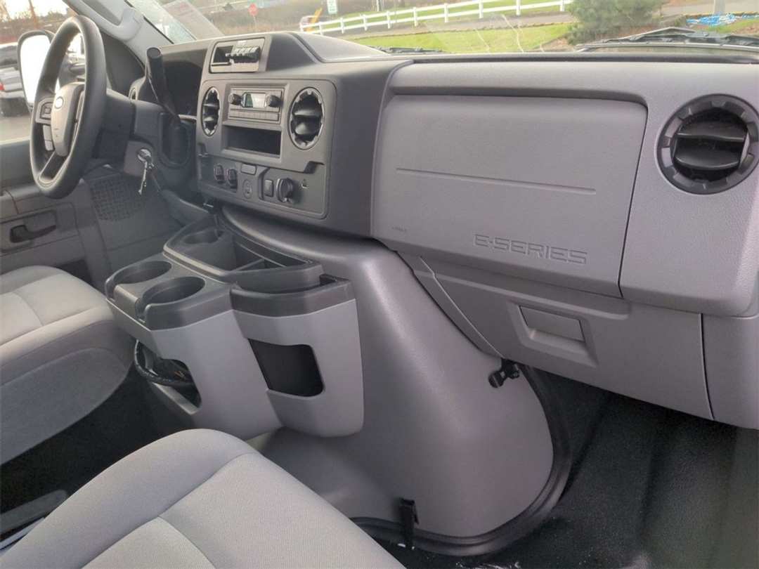 2024 Ford E-350sd Base - Image 25
