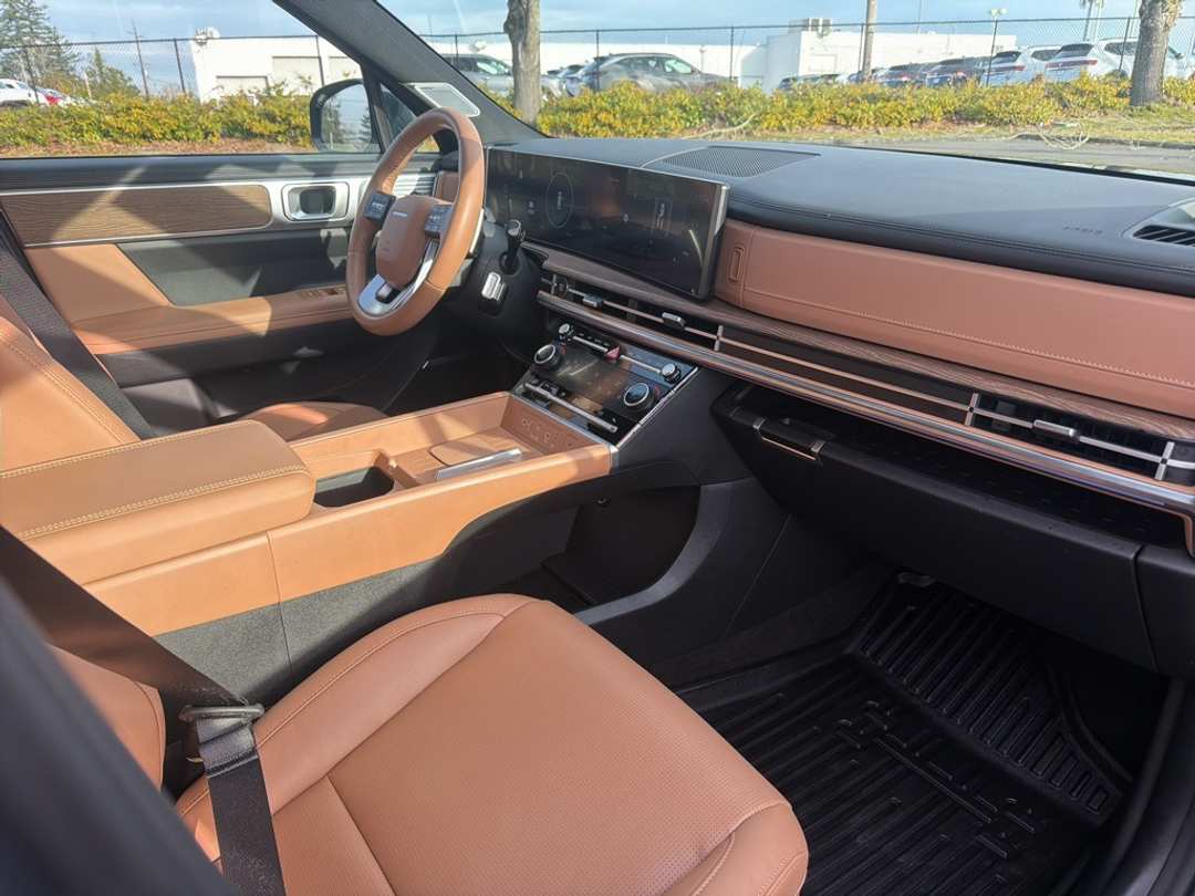 2025 Hyundai Santa Fe Limited - Image 29