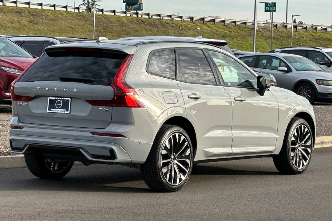 2026 Volvo Xc60 T8 Ultra - Image 3