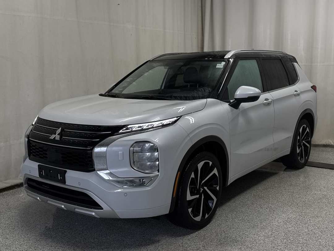 2024 Mitsubishi Outlander GT - Image 2