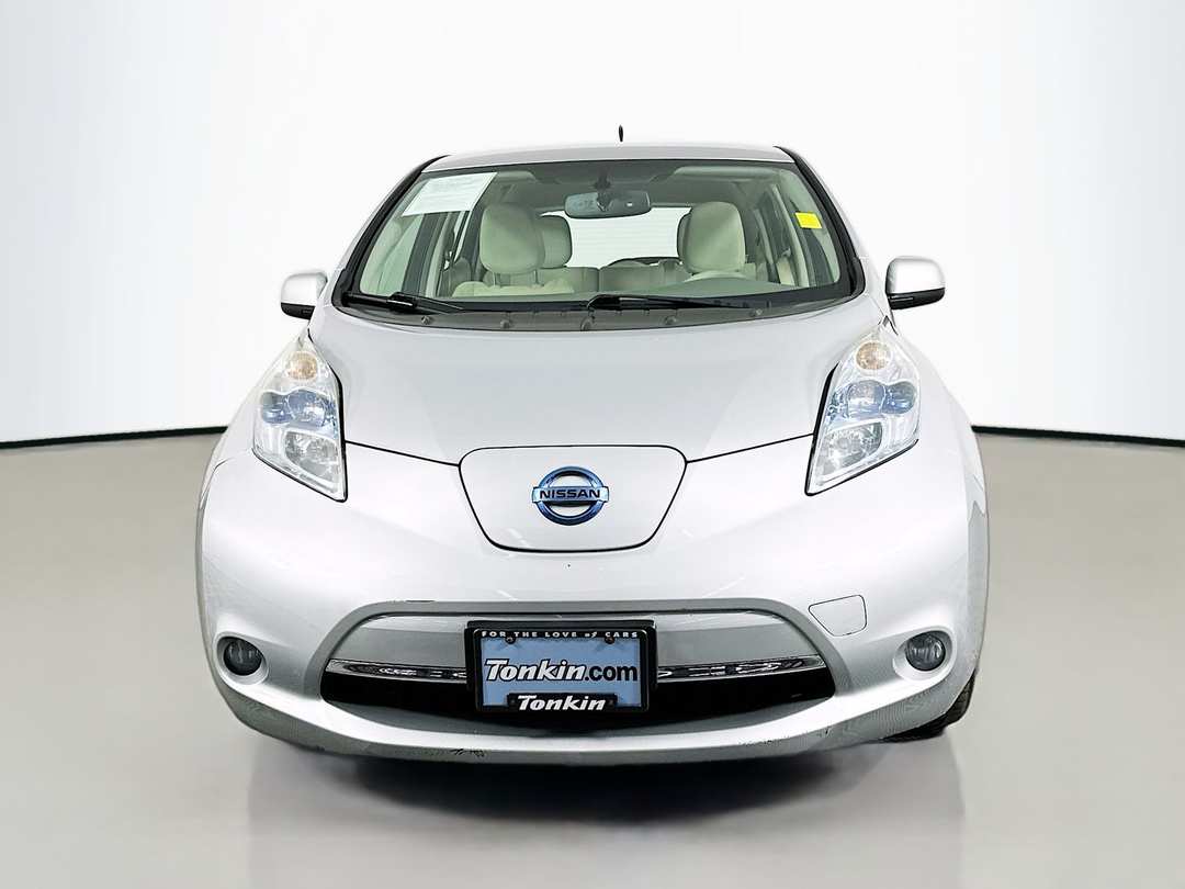 2011 Nissan LEAF SL - Image 2