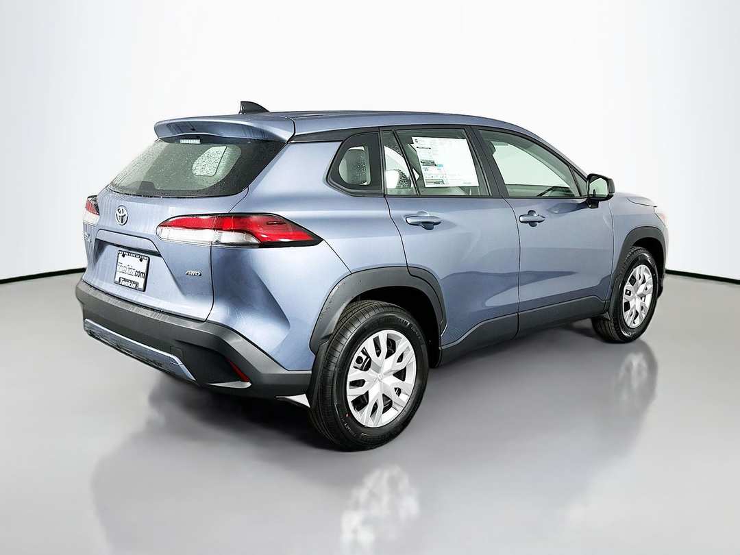 2026 Toyota Corolla Cross L - Image 7