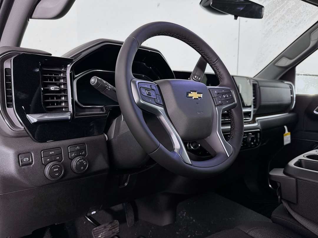 2026 Chevrolet Silverado 1500 LT - Image 10