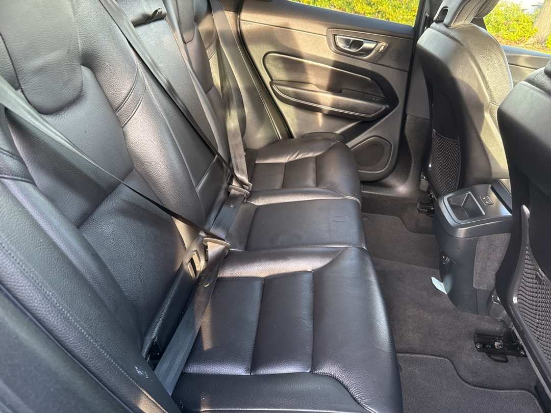 2023 Volvo Xc60 B5 Plus Dark Theme - Image 22