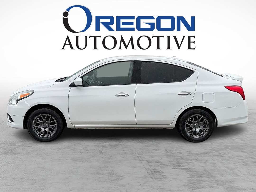 2016 Nissan Versa SV - Image 2