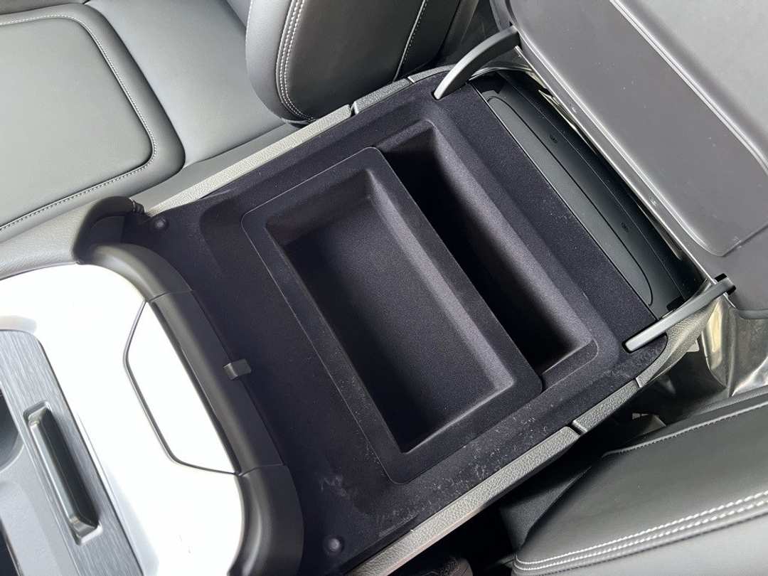 2026 Nissan Armada SV - Image 23