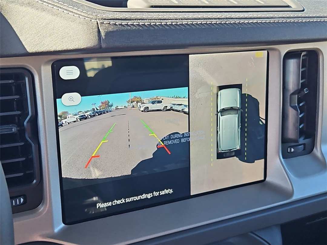 2025 Ford Bronco Outer Banks - Image 20