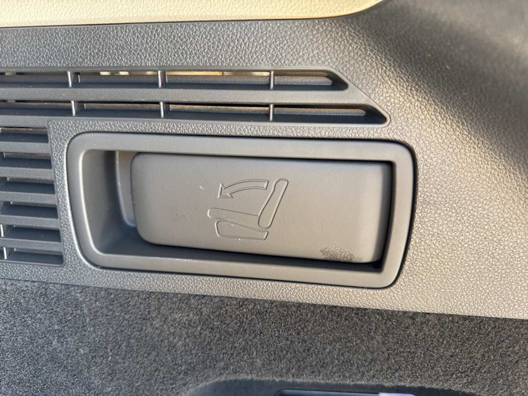 2026 Genesis Electrified Gv70 - Image 16