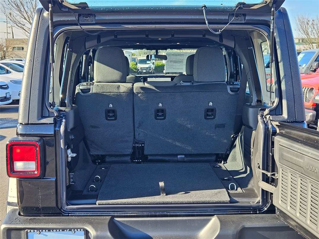2026 Jeep Wrangler Sport - Image 30