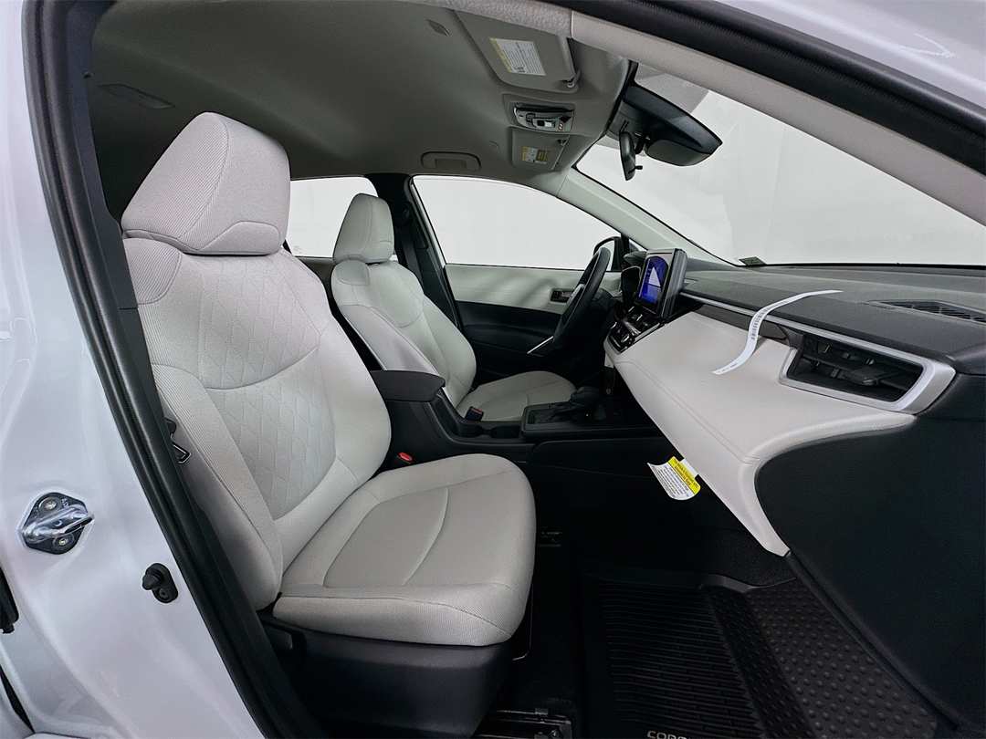 2026 Toyota Corolla Cross L - Image 27