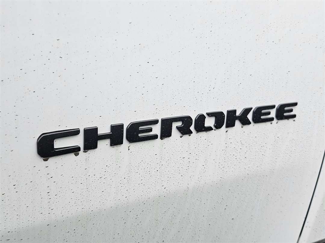 2026 Jeep Cherokee Laredo - Image 33