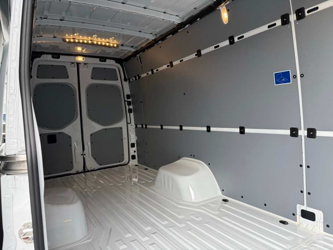 2025 Mercedes-Benz Sprinter 4500 Extended Cargo 170 in. WB - Image 14