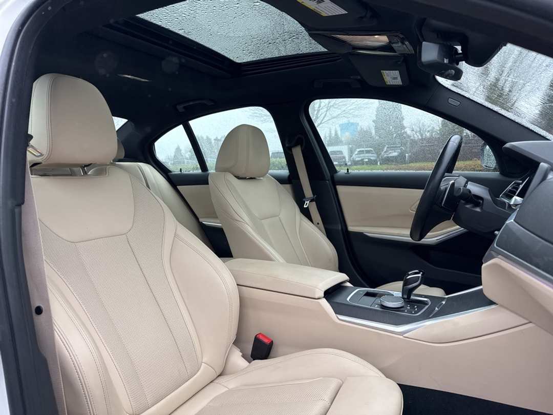 2022 BMW 3 Series 330i xDrive - Image 26