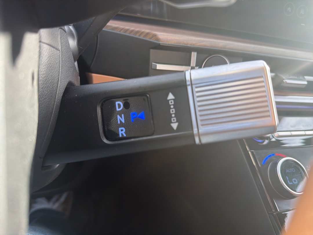 2025 Hyundai Santa Fe Limited - Image 42