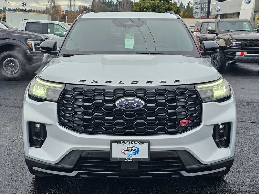 2026 Ford Explorer ST - Image 2