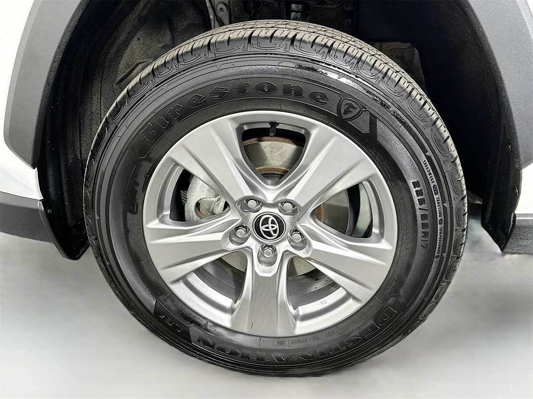 2024 Toyota Rav4 XLE - Image 30