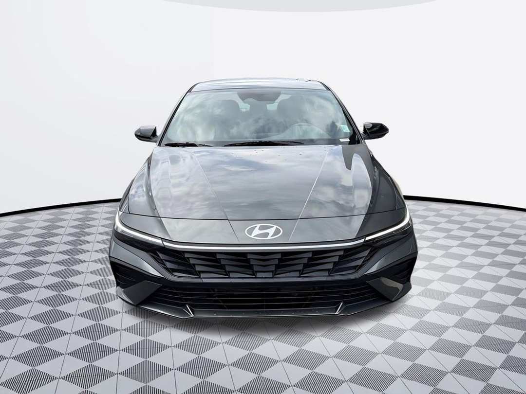 2026 Hyundai Elantra SEL Sport - Image 3