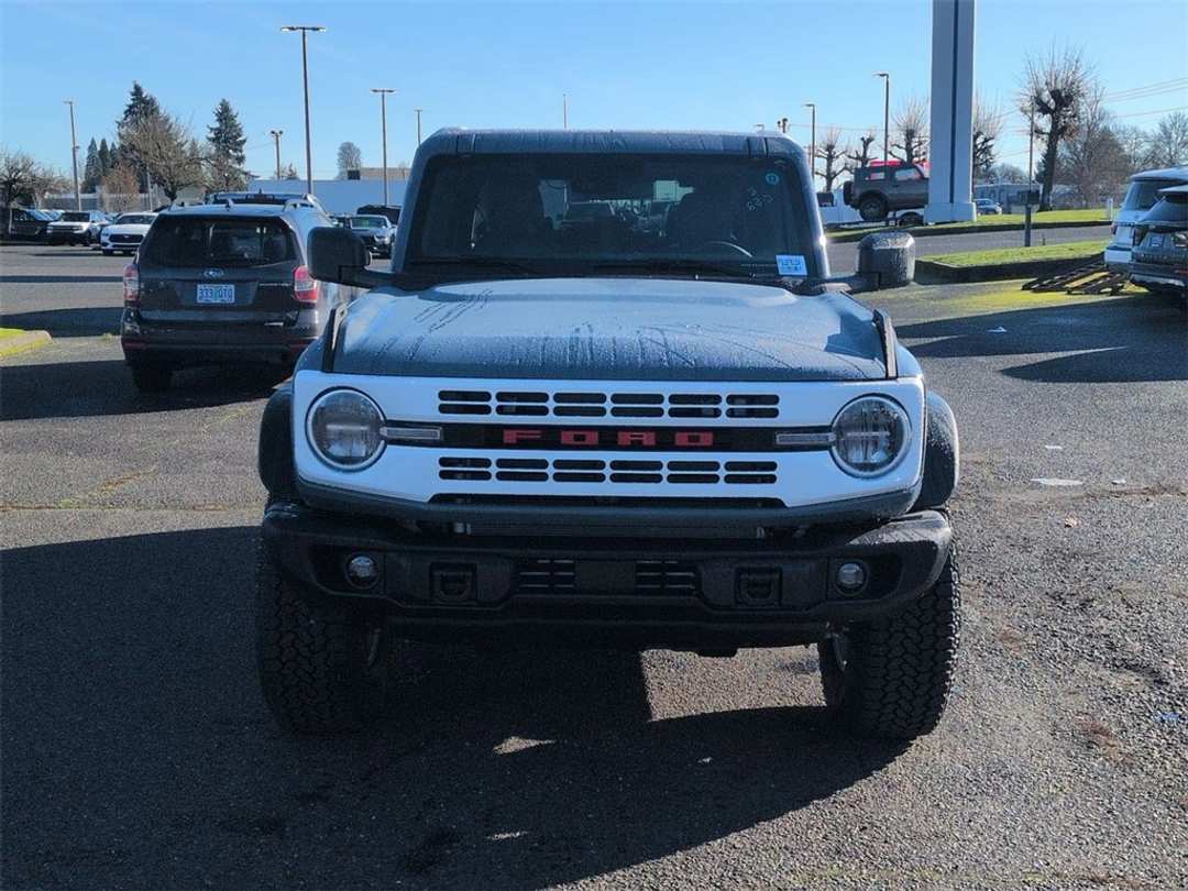 2025 Ford Bronco Heritage Edition - Image 8