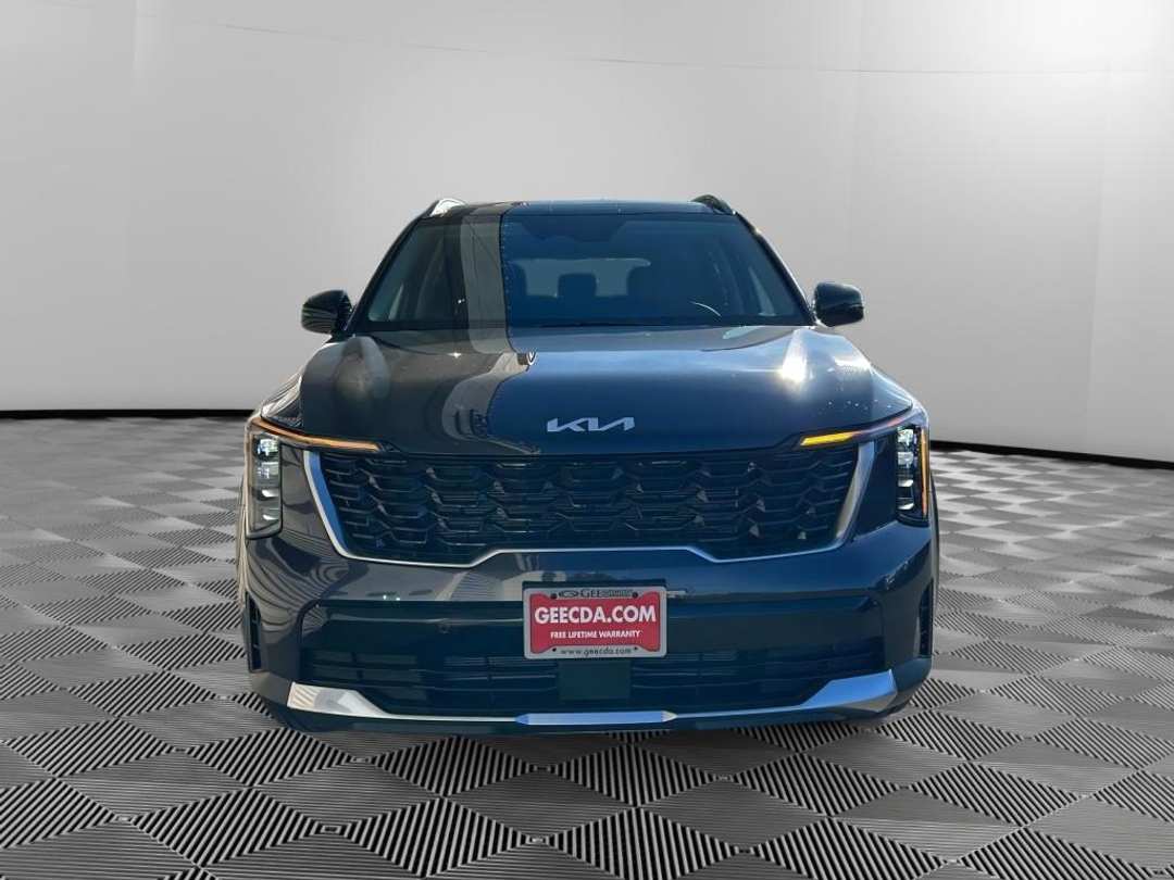 2025 Kia Sorento S - Image 2