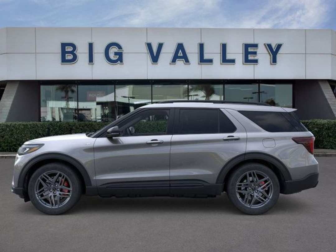 2026 Ford Explorer STLine - Image 3