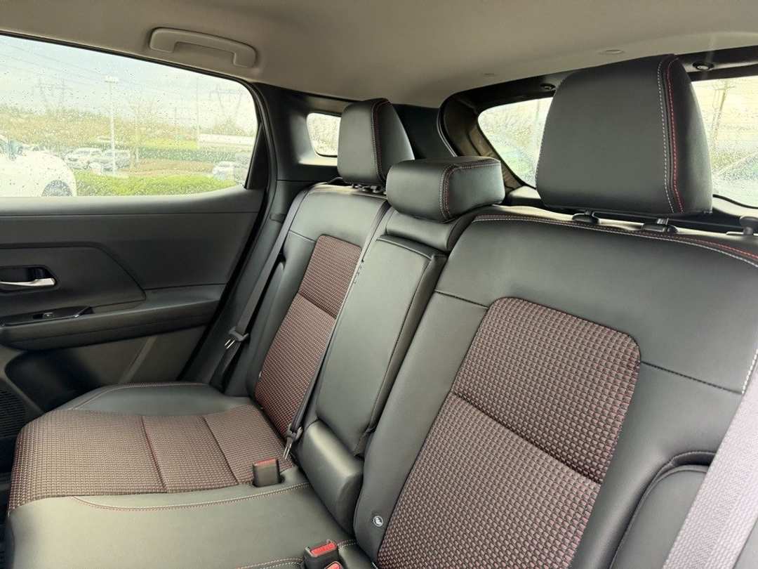 2026 Nissan Kicks SR - Image 29