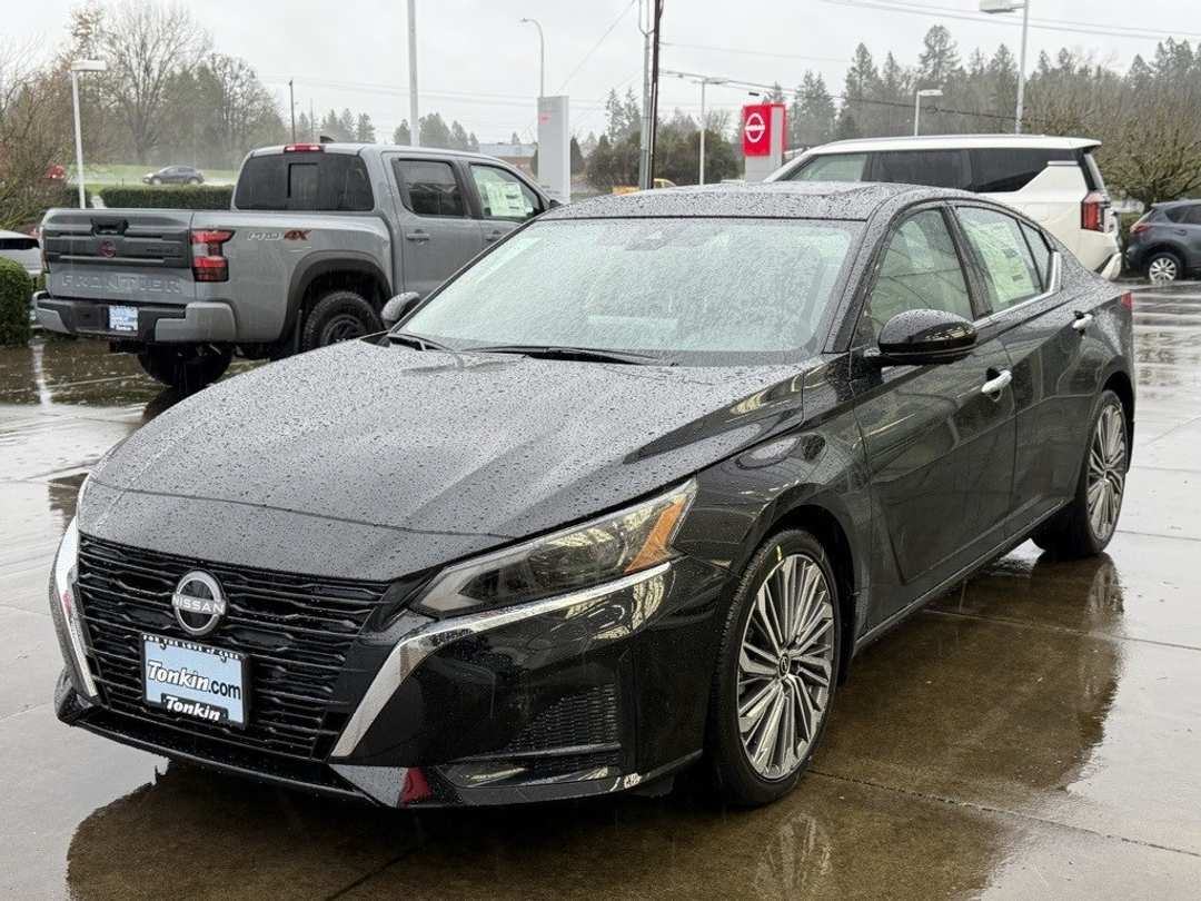 2025 Nissan Altima 2.5 SL - Image 4