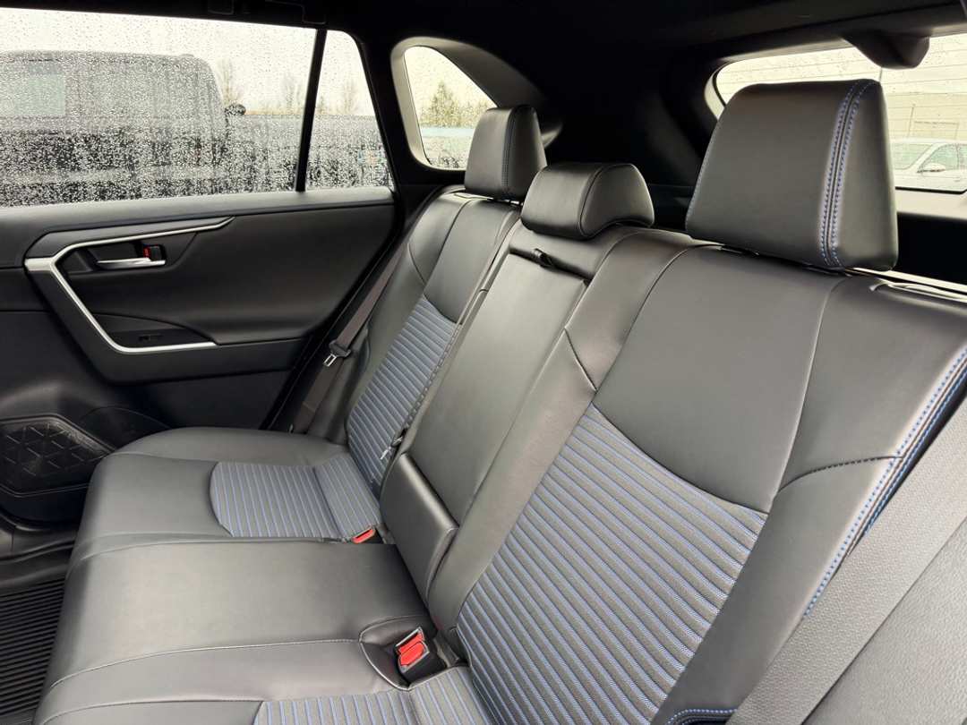 2023 Toyota Rav4 XSE - Image 32