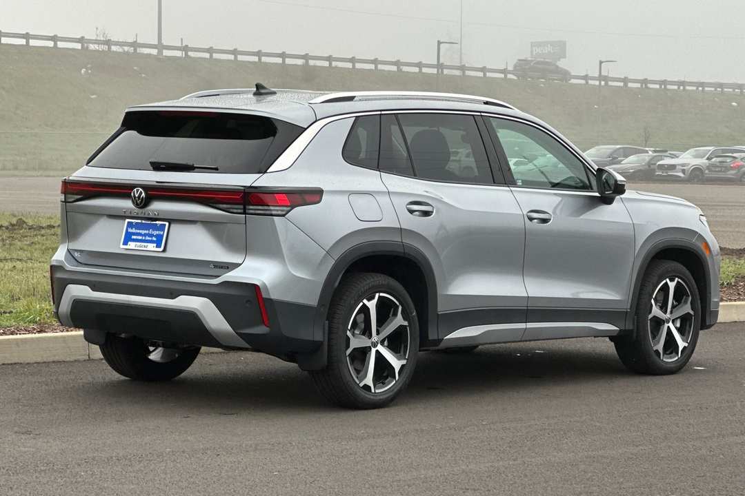 2026 Volkswagen Tiguan 2.0T SE - Image 3