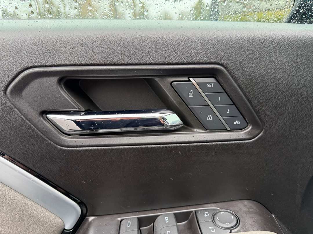 2024 Chevrolet Colorado ZR2 - Image 13