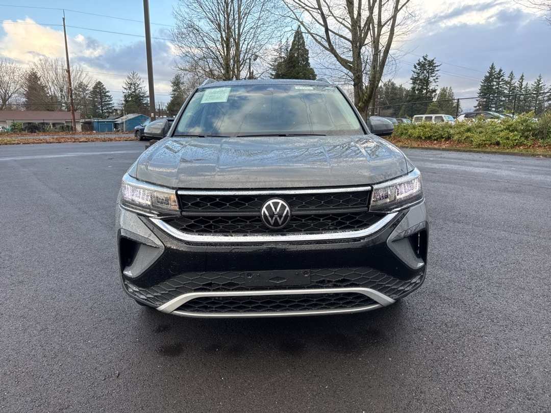 2024 Volkswagen Taos 1.5T SE - Image 2