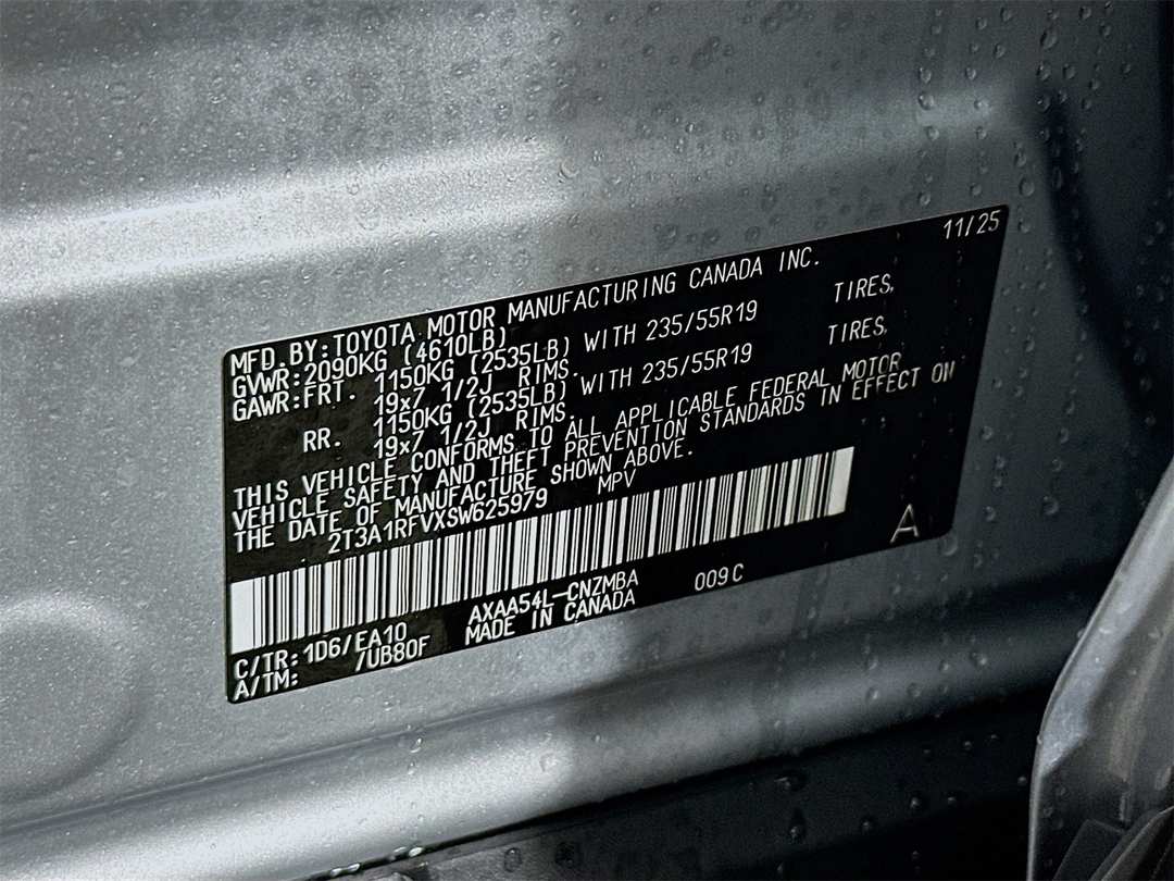 2025 Toyota Rav4 XLE Premium - Image 34