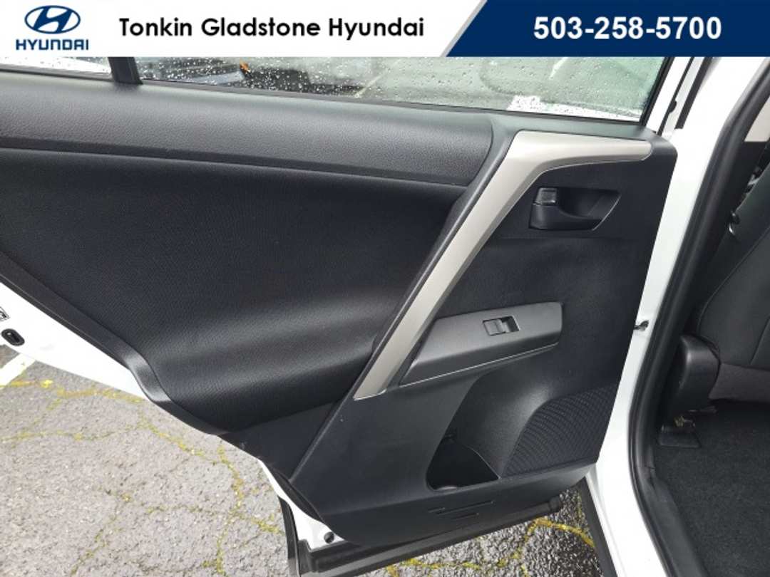 2017 Toyota Rav4 LE - Image 25