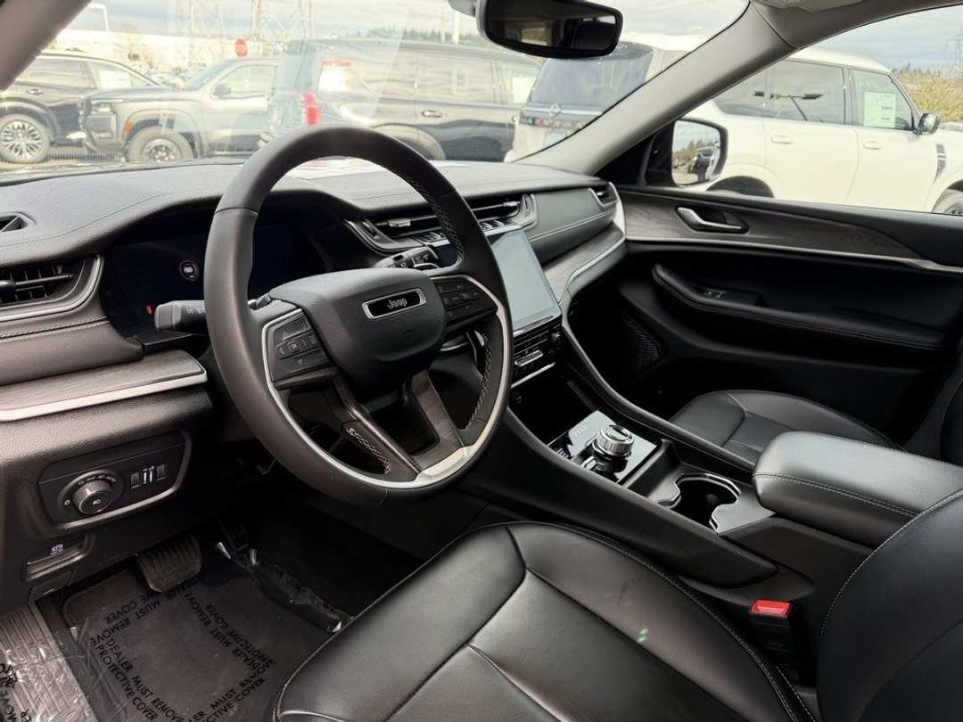 2024 Jeep Grand Cherokee L Limited - Image 16