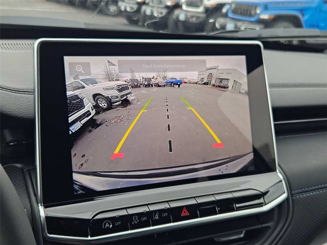 2026 Jeep Compass Latitude - Image 21