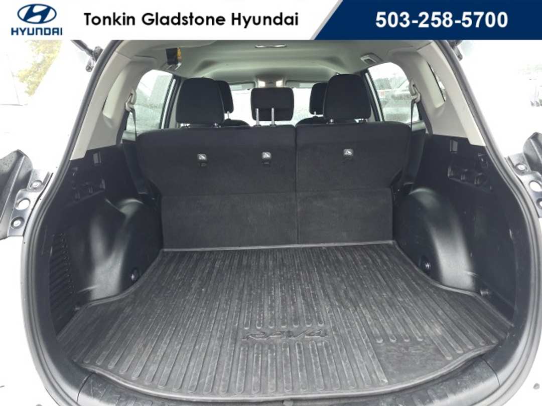 2017 Toyota Rav4 LE - Image 24