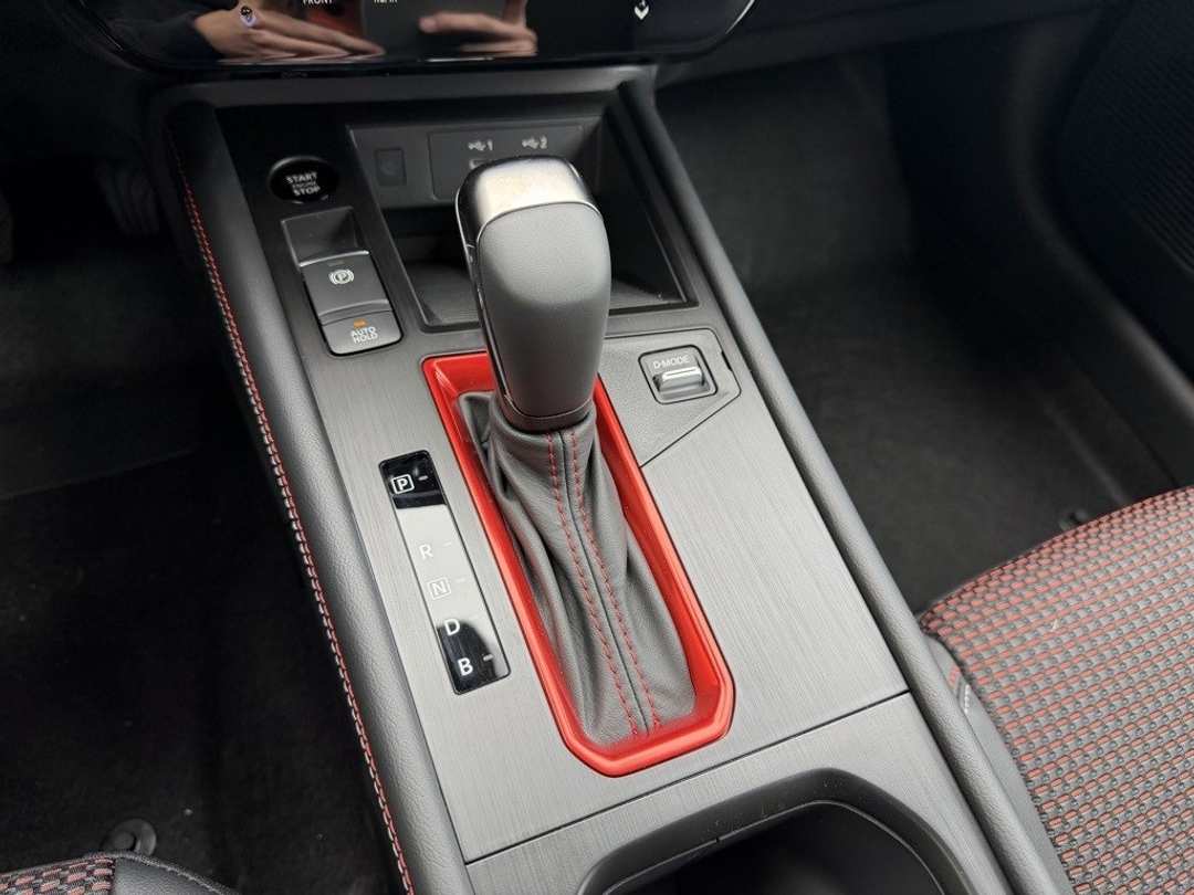 2026 Nissan Kicks SR - Image 24