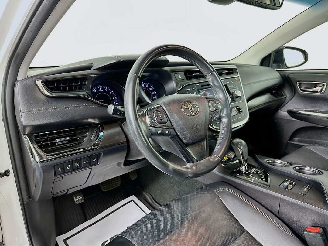 2017 Toyota Avalon Limited - Image 10