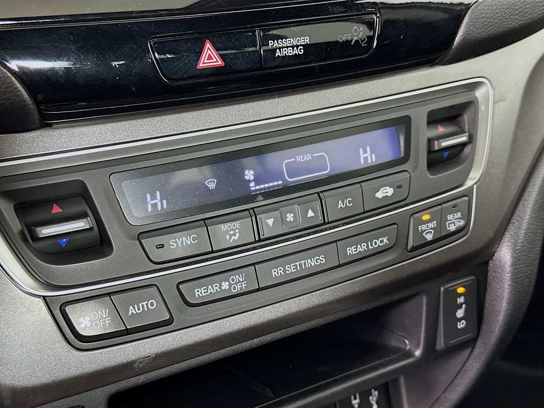 2018 Honda Pilot EXL - Image 16